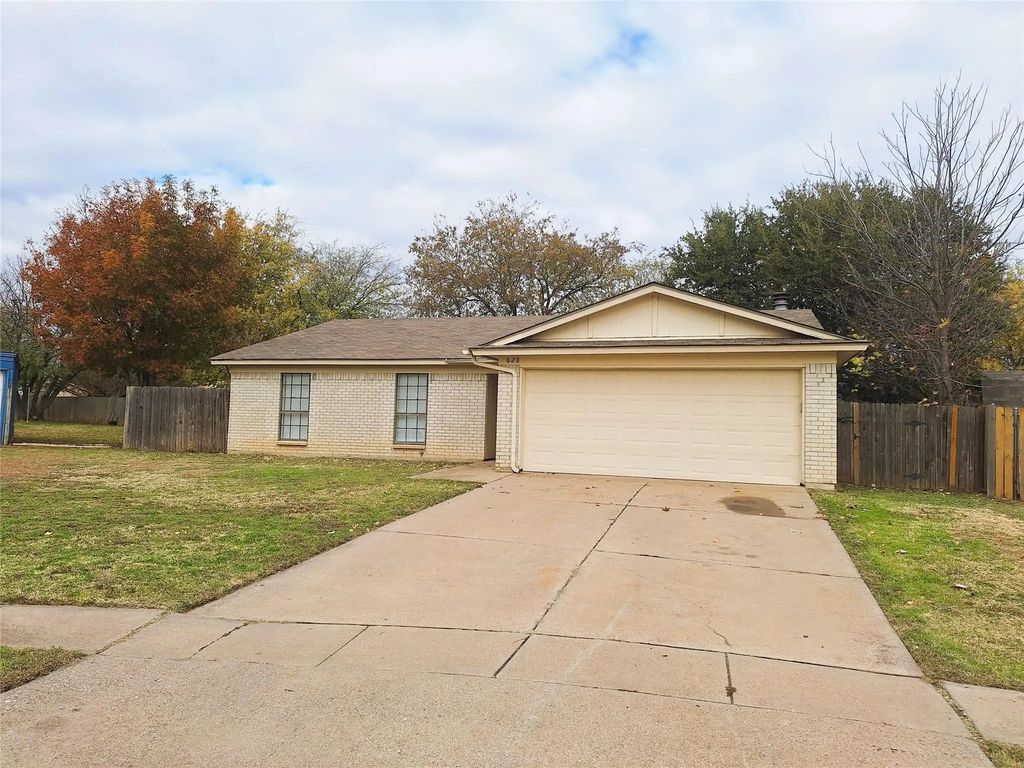 628 Edwards Drive, Saginaw