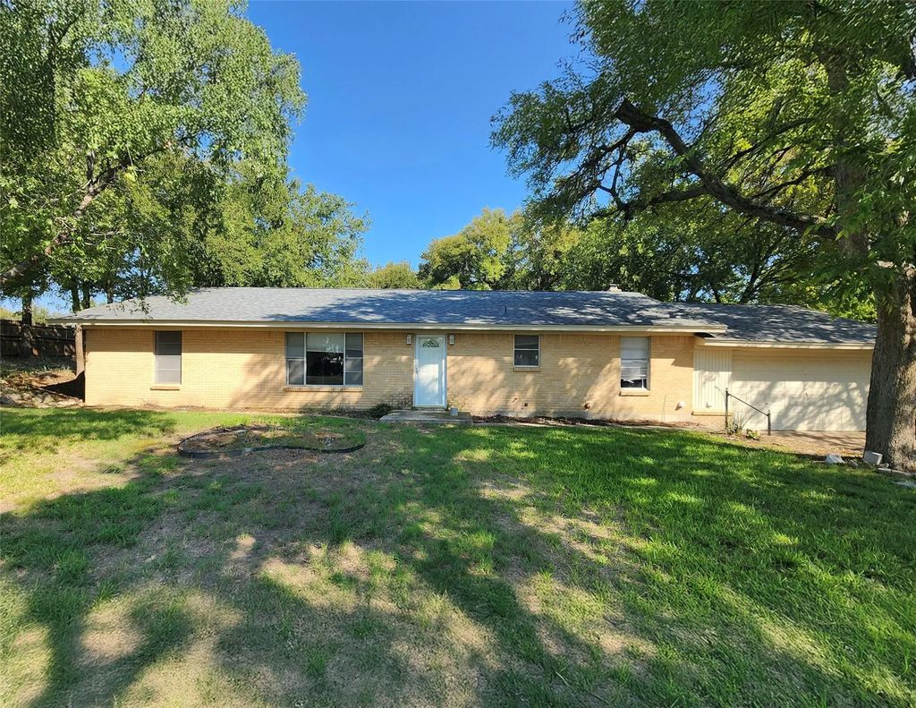 6585 Appian Way, Fort Worth