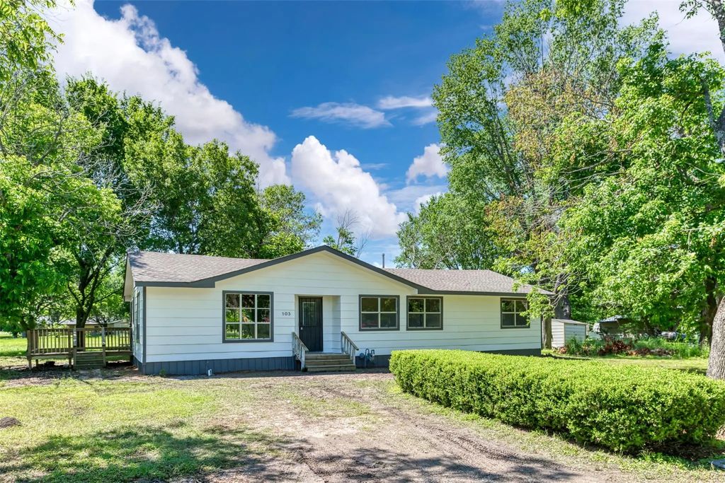 103 Ivy Street, Goodlow