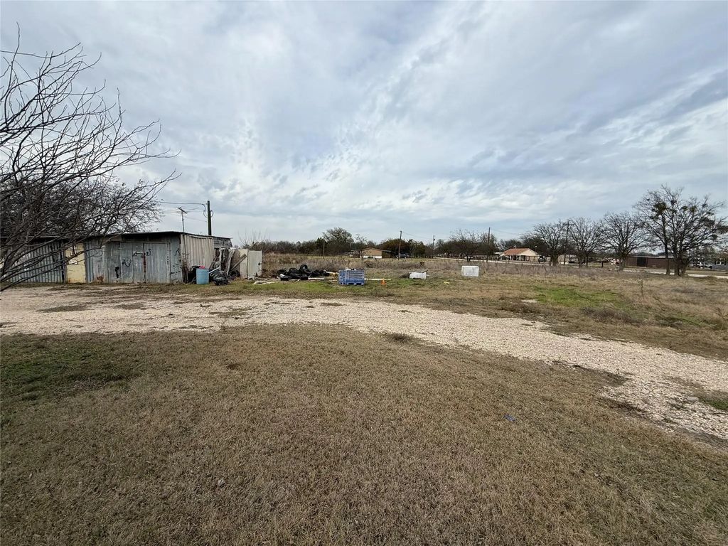 7904 County Road 915, Joshua