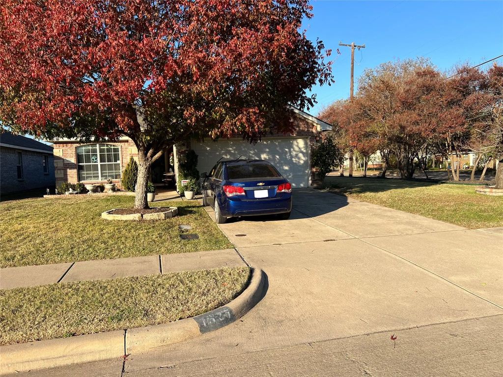 1327 Trula Lane, Irving