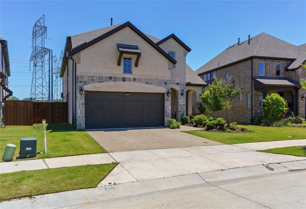 1120 Ivory Horn Drive, Carrollton