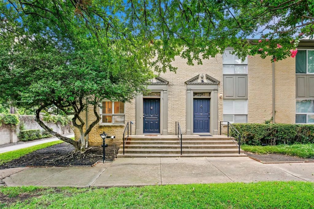 7506 W Northwest Highway 9, Dallas