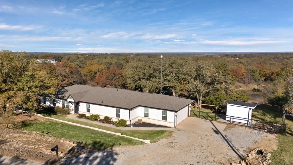399 Wild Hill Oak Drive, Springtown