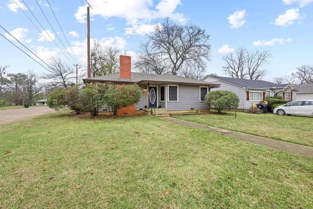531 W Bullock Street, Denison