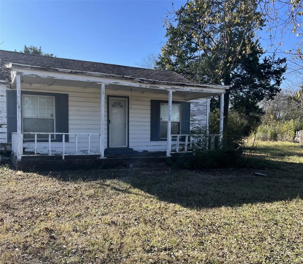 806 E Parkerville Road, DeSoto