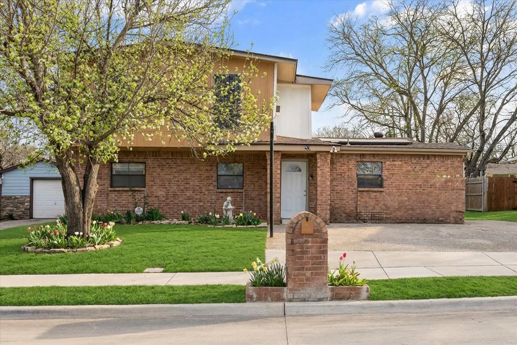 4628 Burton Avenue, Fort Worth