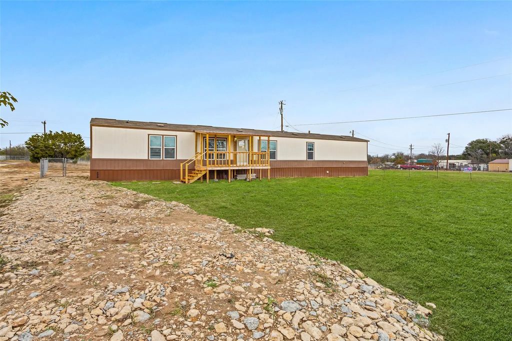 3210 Robinhood Drive, Granbury