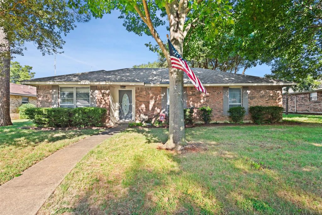 410 Daniel Lane, Cedar Hill
