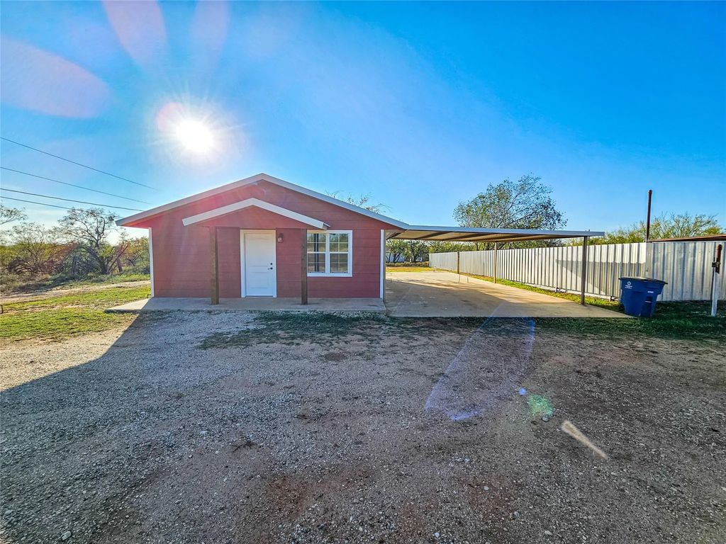 1618 Roberts Street, Sweetwater