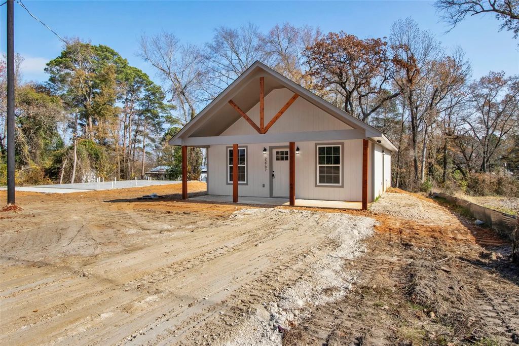22797 Creekwood Drive, Flint