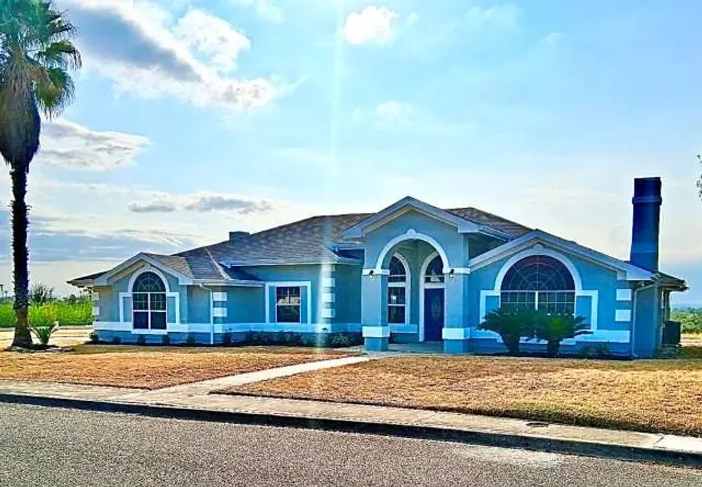 1069 Vista Hermosa Drive, Eagle Pass