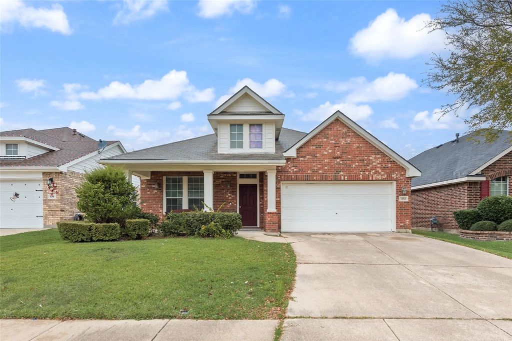 832 Ridge Point Drive, Grand Prairie
