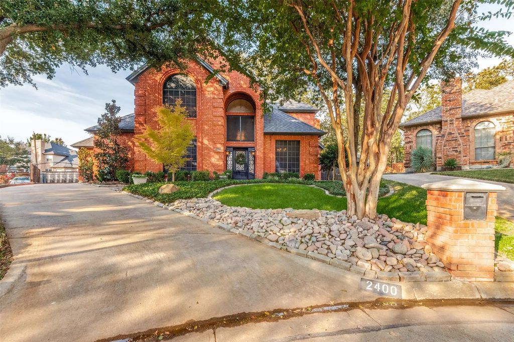 2400 Wild Rose Court, Arlington