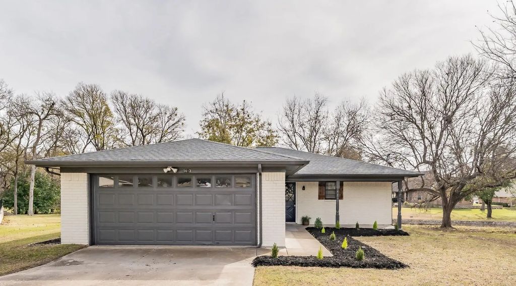 5613 Pecos Court, De Cordova