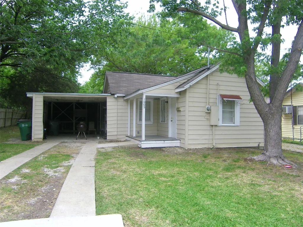 1005 Oak Street, McKinney