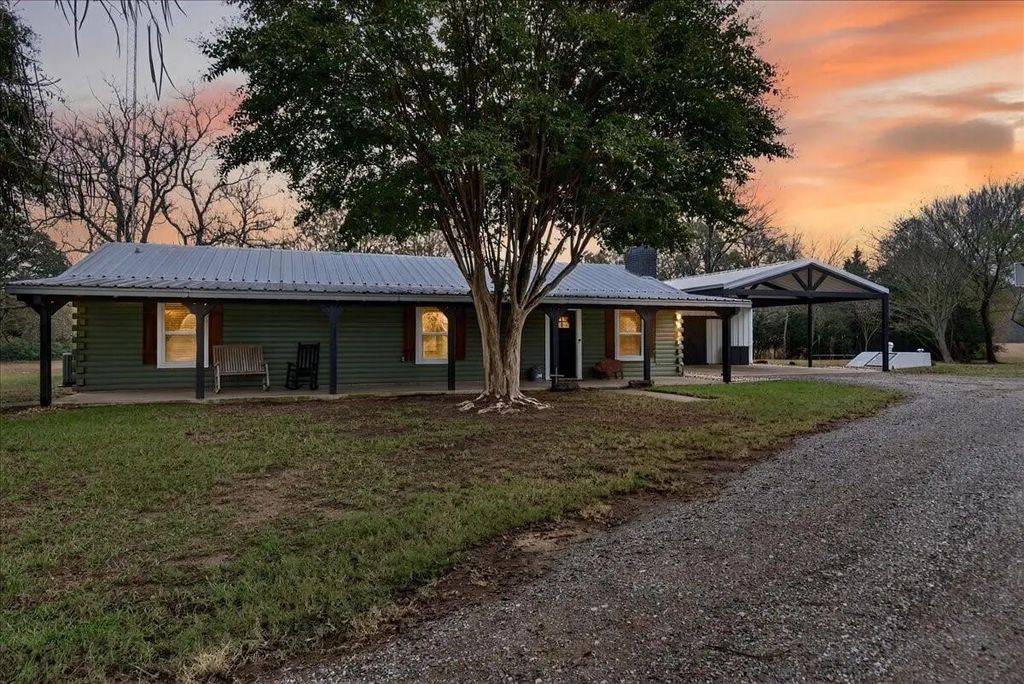 7981 Fm 1861, Eustace