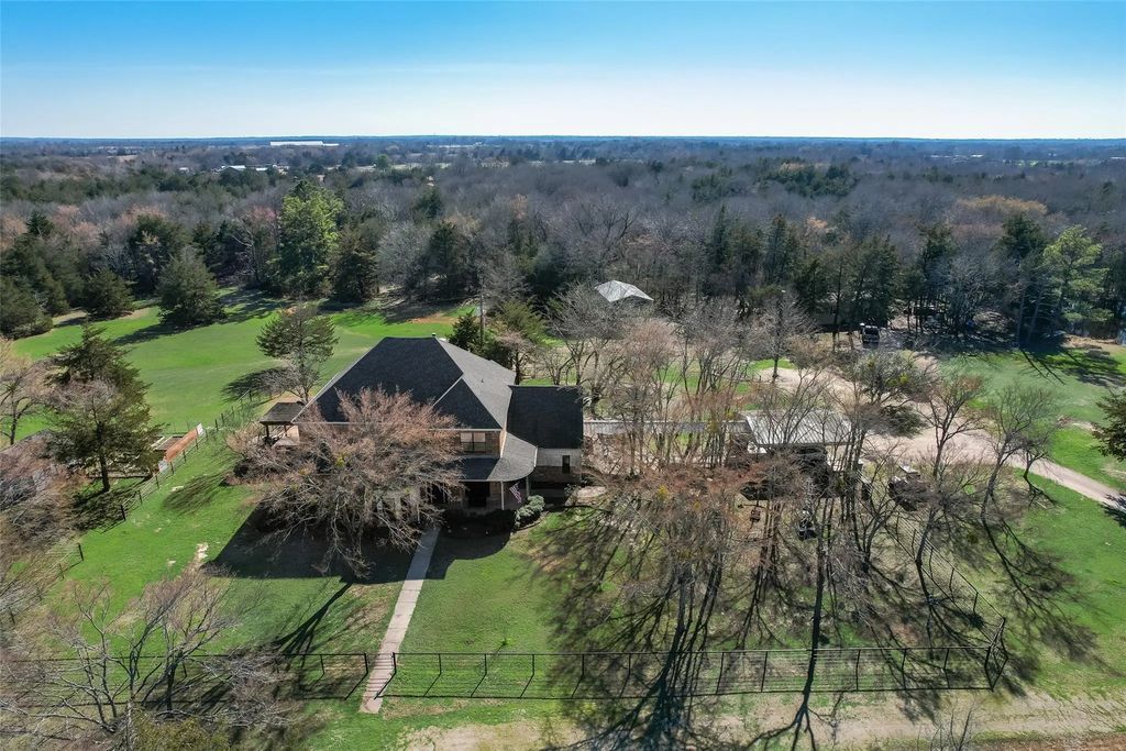 625 County Road 1134, Lone Oak