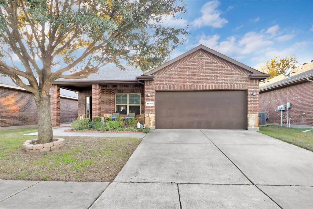 11704 Anna Grace Drive, Fort Worth