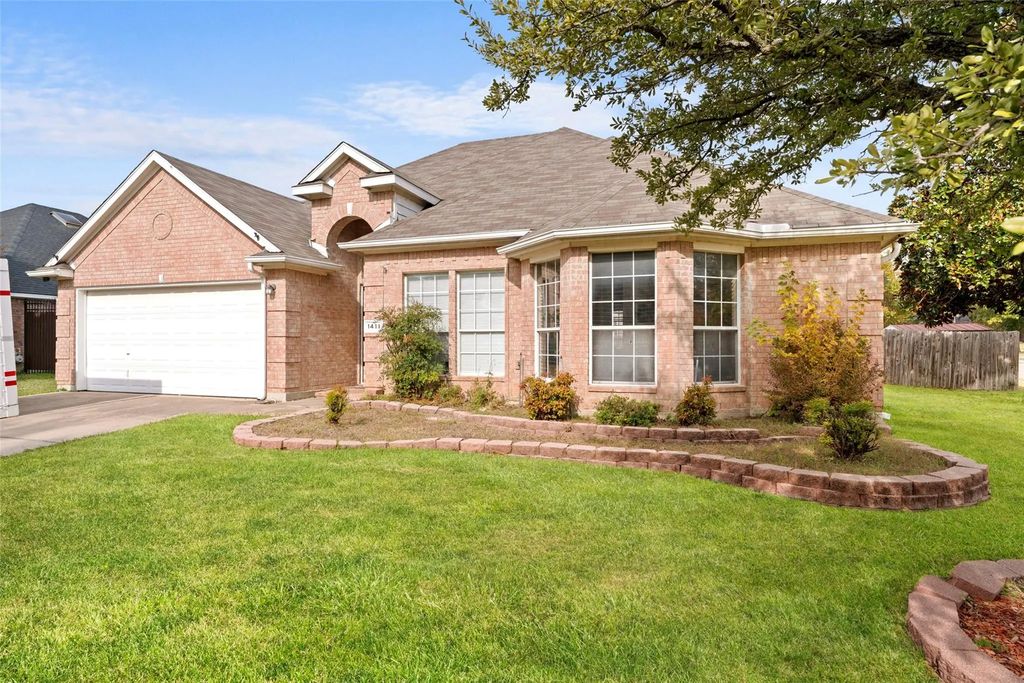 1411 Brittany Lane, Mansfield