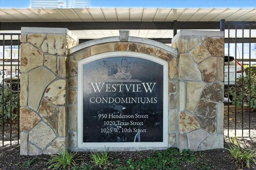 950 Henderson Street, Fort Worth