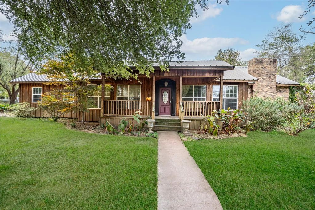 301 Thompson Street, Kilgore