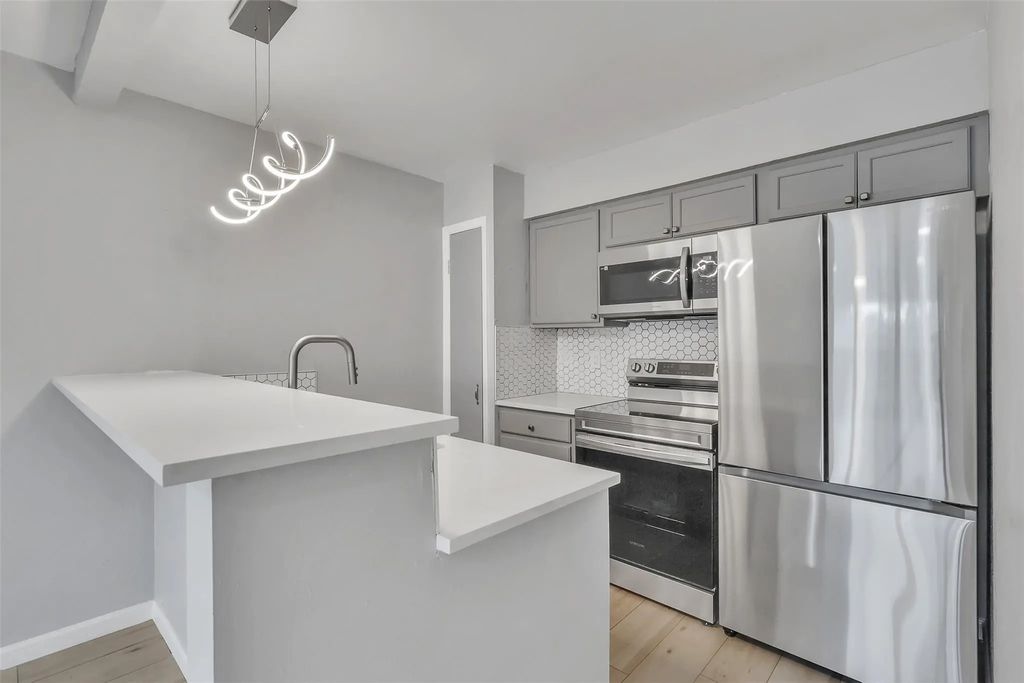 4837 Cedar Springs Road 321, Dallas