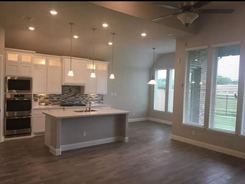 8026 Acoma Lane, Dallas