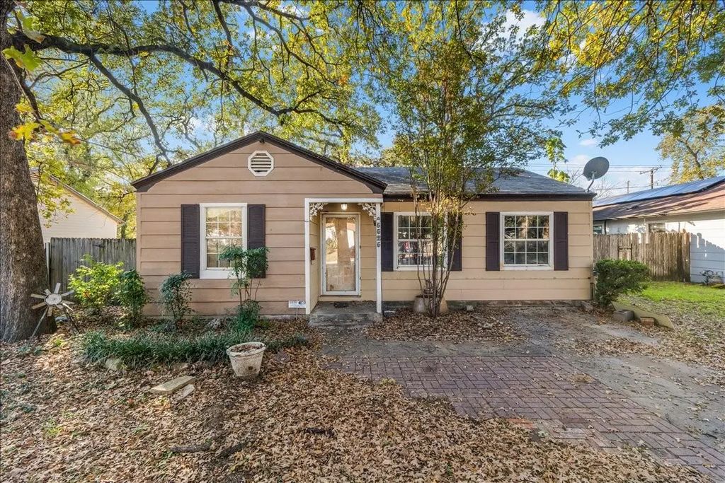 5525 Taylor Road, River Oaks