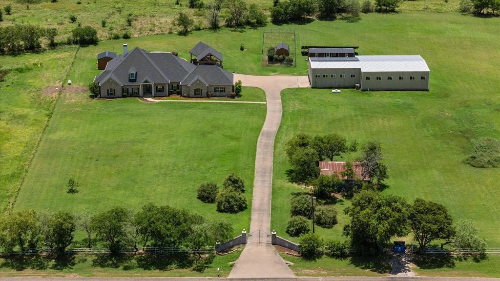 14981 W State Highway 22, Blooming Grove