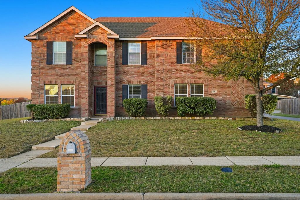 700 Locustberry, Red Oak