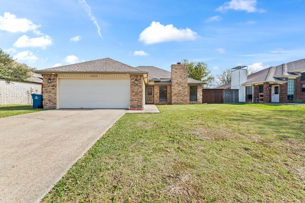 3205 Hillcrest Drive, Rowlett