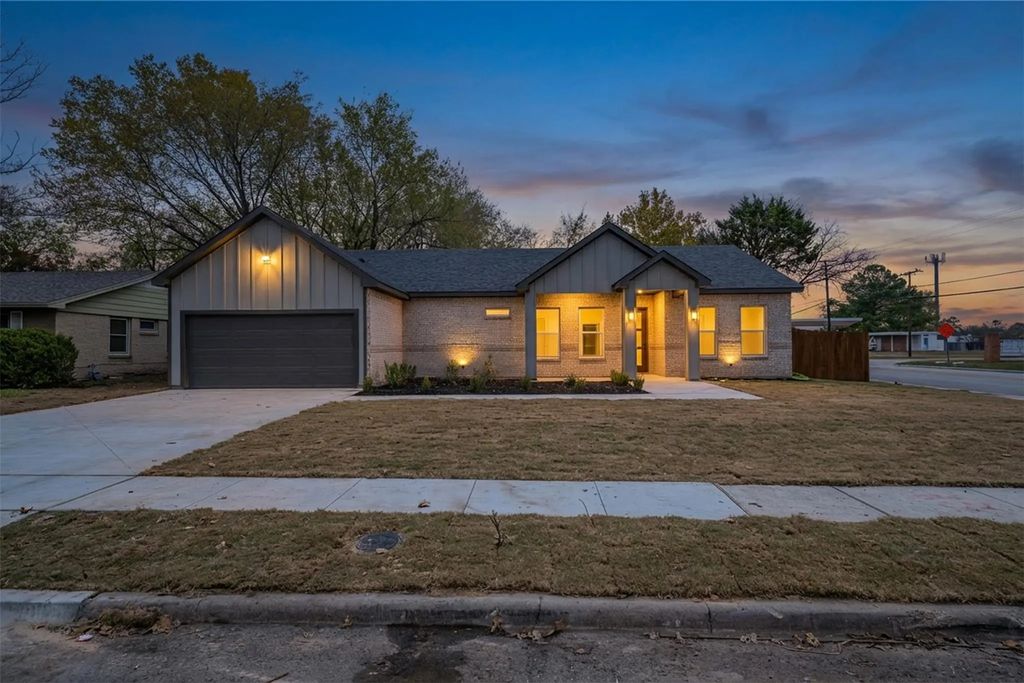 302 W Coral Way, Grand Prairie