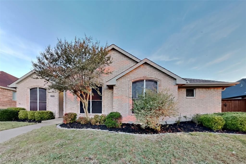 923 Heatherwood Drive, Wylie