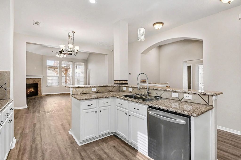 6109 Shad Drive, Fort Worth