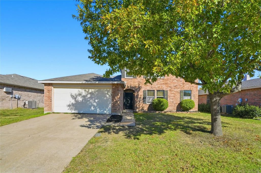 1404 Cherokee Rose Lane, Burleson