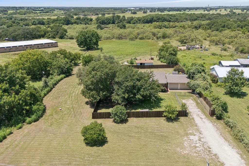 160 Harmony Road, Weatherford