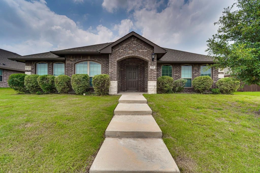 535 Cottonview Drive, Waxahachie