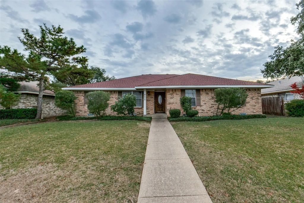 9320 Whitehurst Drive, Dallas
