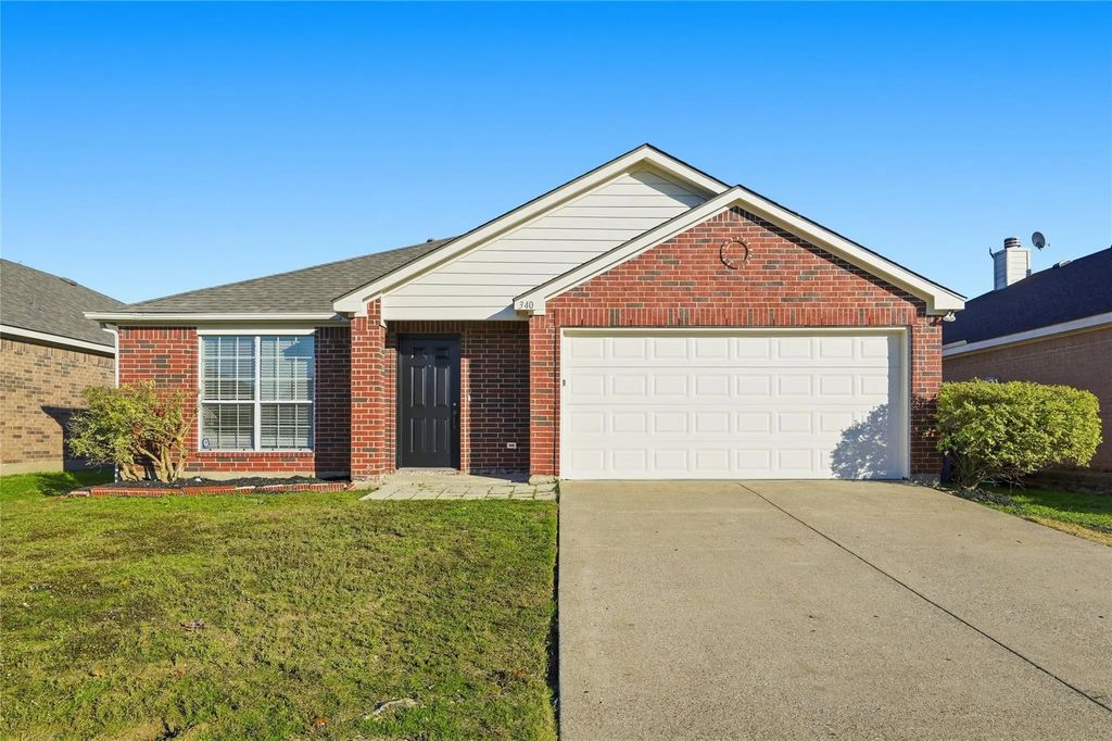 340 Creekside Way, Waxahachie