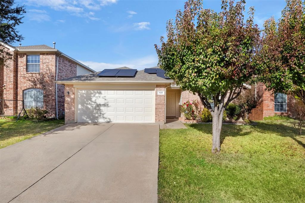 928 Wood Brook Drive, Grand Prairie