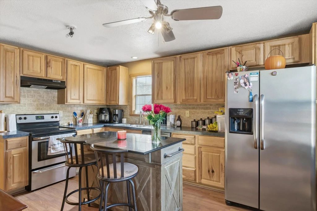 19917 County Road 4145, Lindale
