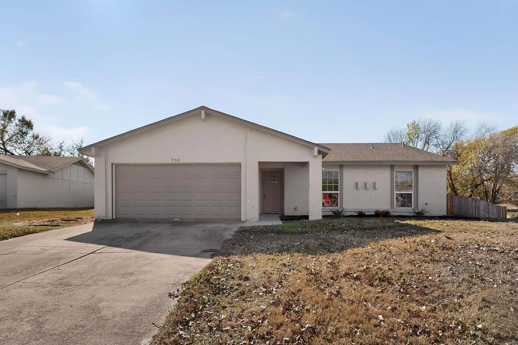 733 Woodcrest Drive, Grand Prairie