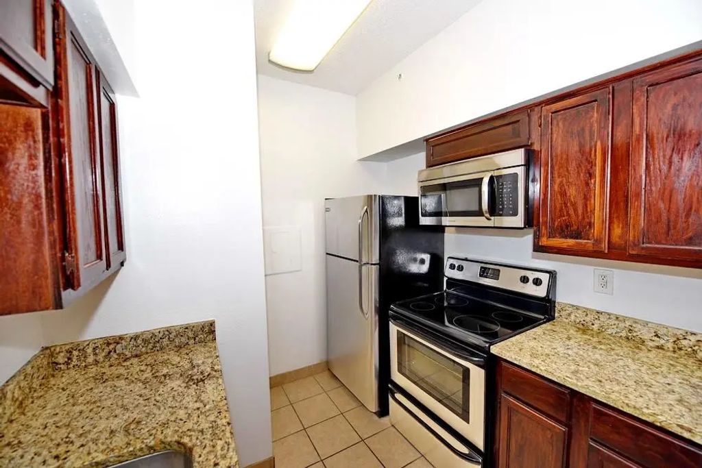 3701 Cedarplaza Lane 210, Dallas