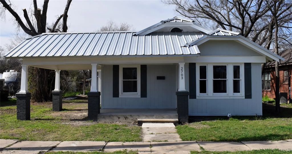 2703 1st Street, Brownwood