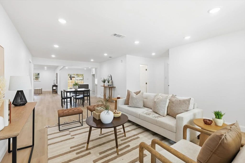 1017 Sierra Drive, Denton