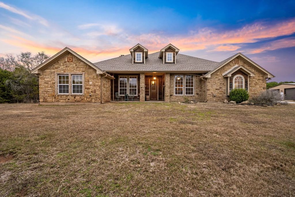 6909 Running Deer Court, Granbury