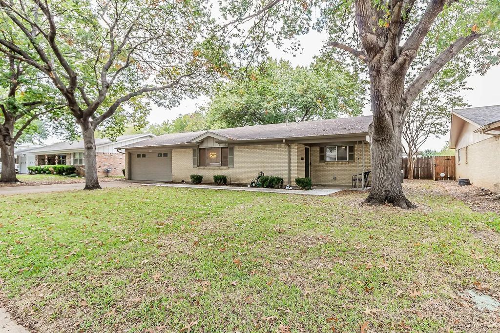 5609 Bonnie Wayne Street, Haltom City