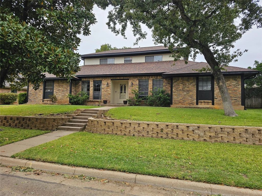 4105 Woodcastle Court, Arlington