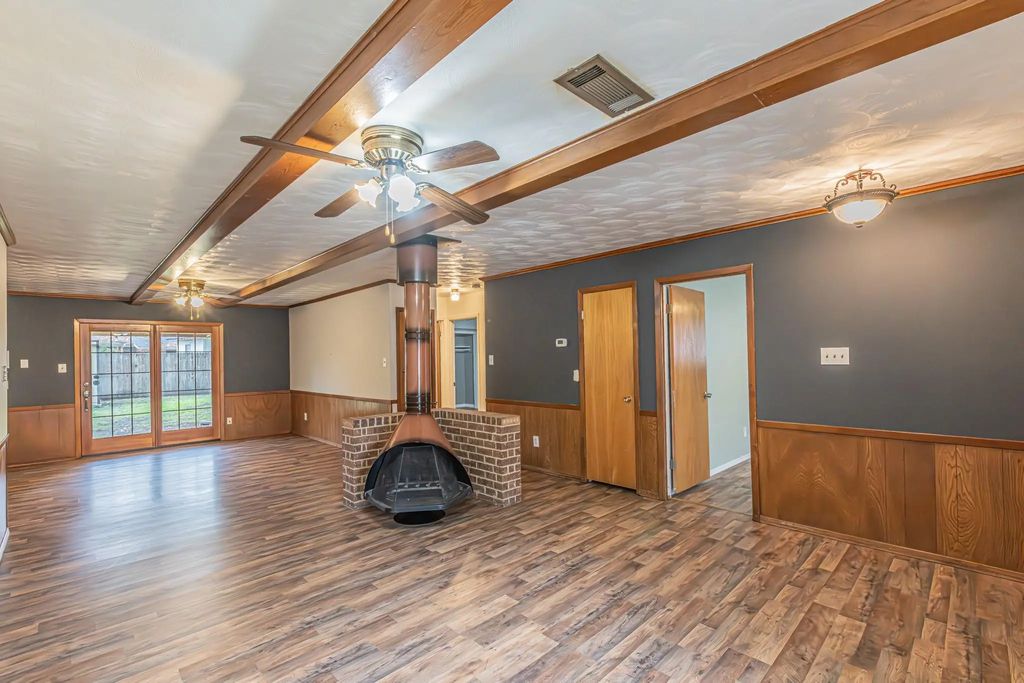 702 Fouts Drive, Irving